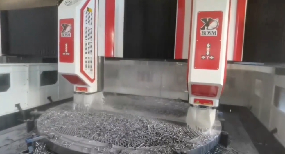 雙主軸4×4米設備 管板加工現(xiàn)場